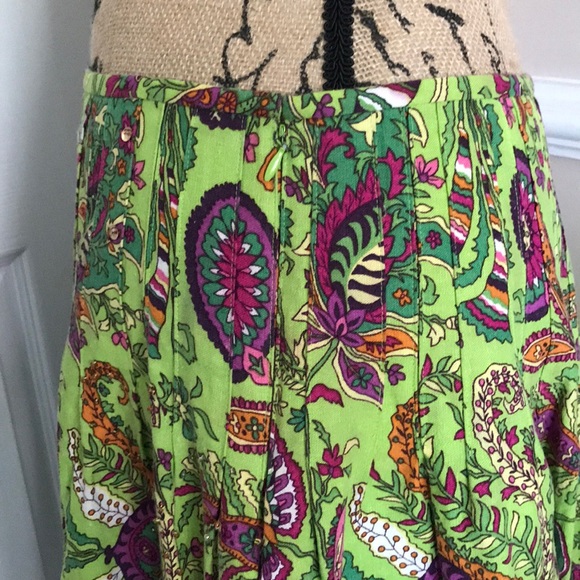 Adorable skirt! - Picture 3 of 5